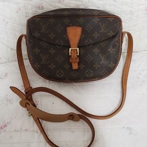 Authentic Louis Vuitton crossbody purse